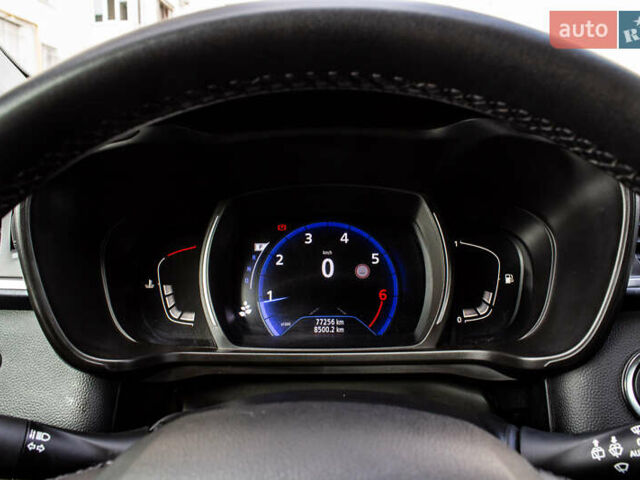 Серый Рено Kadjar, объемом двигателя 0 л и пробегом 77 тыс. км за 15900 $, фото 1 на Automoto.ua