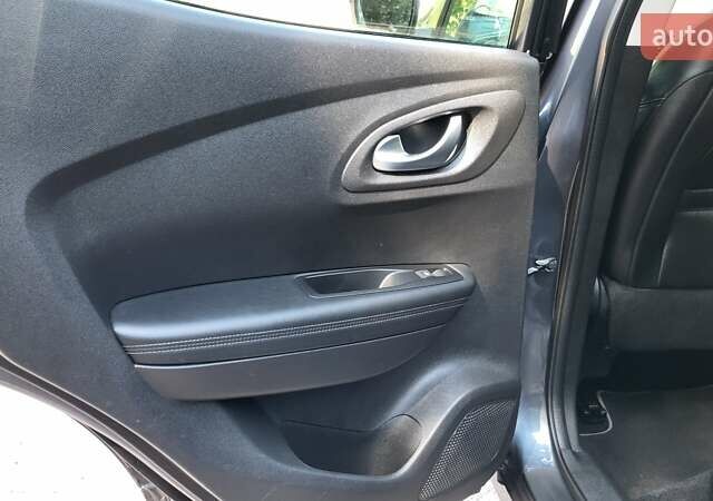 Серый Рено Kadjar, объемом двигателя 1.7 л и пробегом 171 тыс. км за 19900 $, фото 29 на Automoto.ua