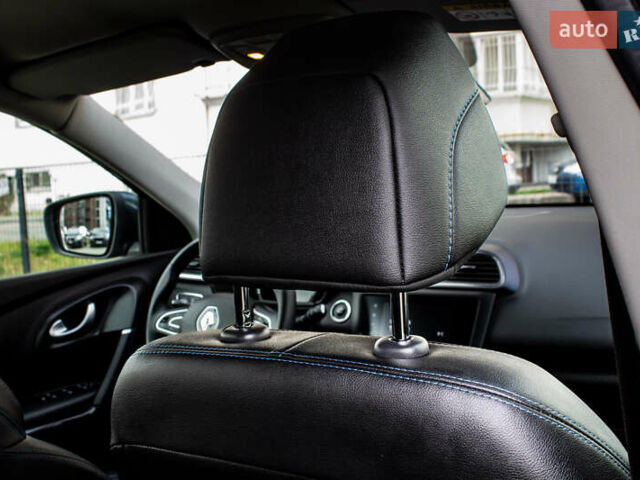 Серый Рено Kadjar, объемом двигателя 0 л и пробегом 77 тыс. км за 15900 $, фото 36 на Automoto.ua