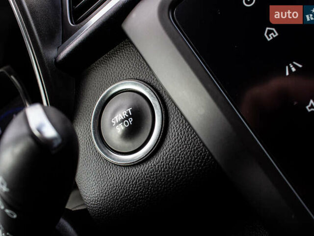 Серый Рено Kadjar, объемом двигателя 0 л и пробегом 77 тыс. км за 15900 $, фото 50 на Automoto.ua