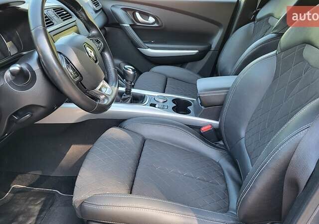 Серый Рено Kadjar, объемом двигателя 1.7 л и пробегом 171 тыс. км за 19900 $, фото 28 на Automoto.ua