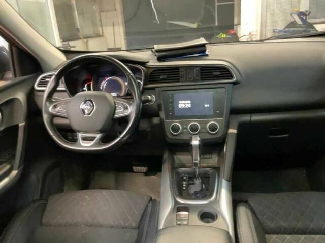 Серый Рено Kadjar, объемом двигателя 0 л и пробегом 145 тыс. км за 18900 $, фото 5 на Automoto.ua