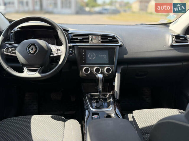 Серый Рено Kadjar, объемом двигателя 1.5 л и пробегом 184 тыс. км за 19100 $, фото 9 на Automoto.ua