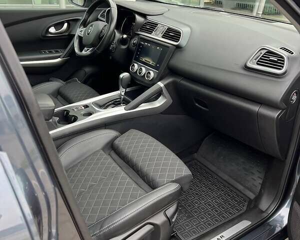 Сірий Рено Kadjar, об'ємом двигуна 1.5 л та пробігом 146 тис. км за 20300 $, фото 20 на Automoto.ua