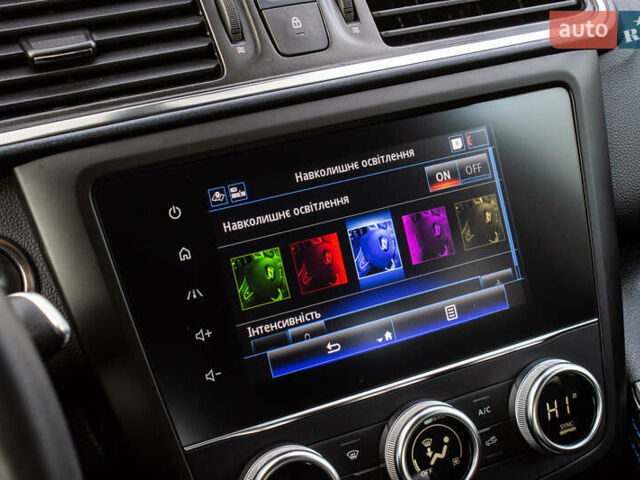 Серый Рено Kadjar, объемом двигателя 0 л и пробегом 77 тыс. км за 15900 $, фото 56 на Automoto.ua