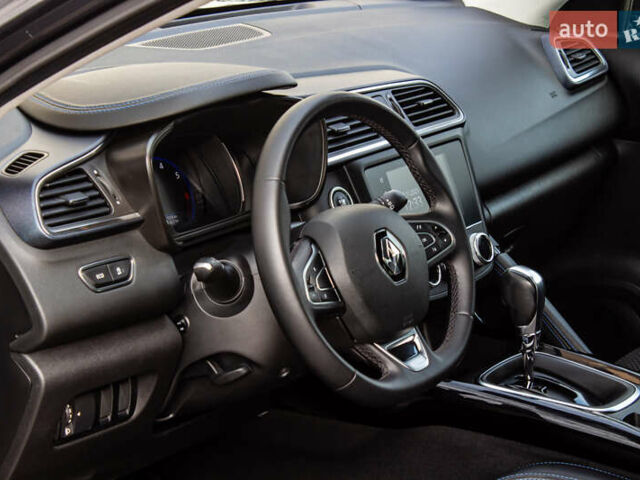 Серый Рено Kadjar, объемом двигателя 0 л и пробегом 77 тыс. км за 15900 $, фото 48 на Automoto.ua