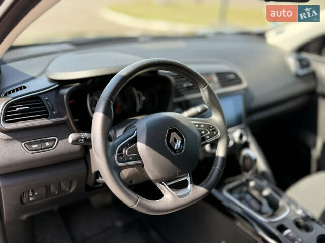 Серый Рено Kadjar, объемом двигателя 1.5 л и пробегом 184 тыс. км за 19100 $, фото 10 на Automoto.ua