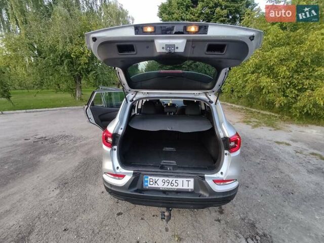 Сірий Рено Kadjar, об'ємом двигуна 1.46 л та пробігом 181 тис. км за 19000 $, фото 8 на Automoto.ua