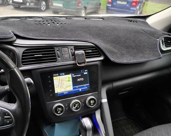 Серый Рено Kadjar, объемом двигателя 1.46 л и пробегом 74 тыс. км за 19500 $, фото 7 на Automoto.ua