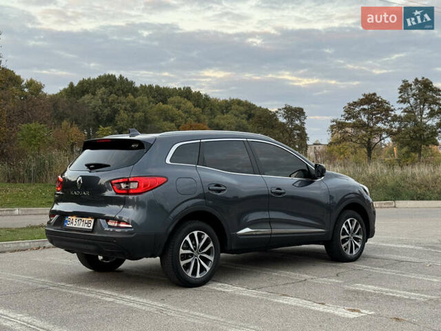 Серый Рено Kadjar, объемом двигателя 1.5 л и пробегом 88 тыс. км за 21800 $, фото 1 на Automoto.ua