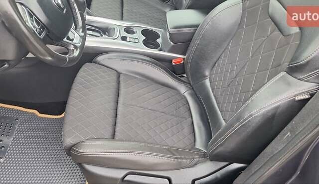 Серый Рено Kadjar, объемом двигателя 1.5 л и пробегом 139 тыс. км за 18950 $, фото 69 на Automoto.ua