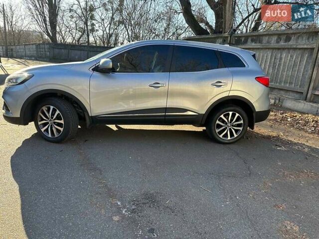 Серый Рено Kadjar, объемом двигателя 1.5 л и пробегом 148 тыс. км за 16990 $, фото 7 на Automoto.ua