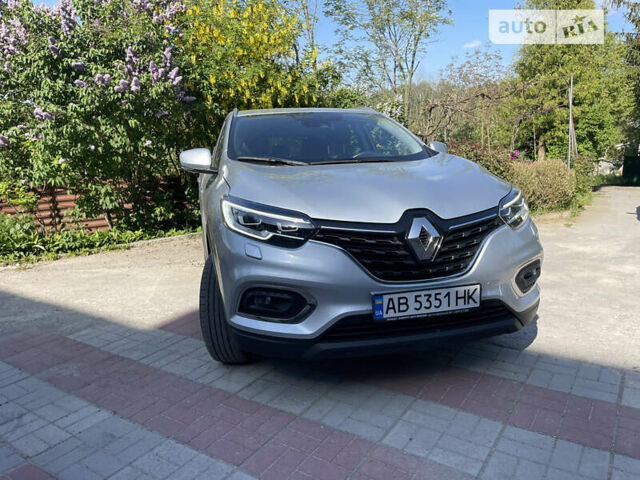 Серый Рено Kadjar, объемом двигателя 1.2 л и пробегом 55 тыс. км за 18999 $, фото 2 на Automoto.ua