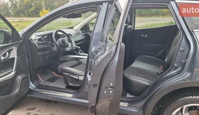 Серый Рено Kadjar, объемом двигателя 1.5 л и пробегом 139 тыс. км за 18950 $, фото 15 на Automoto.ua