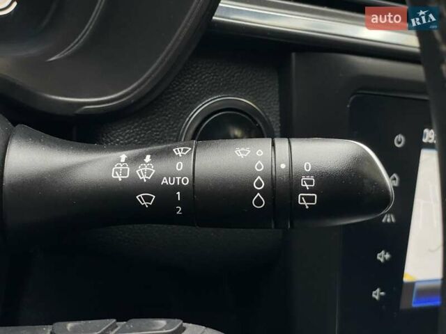 Серый Рено Kadjar, объемом двигателя 1.5 л и пробегом 147 тыс. км за 19999 $, фото 45 на Automoto.ua