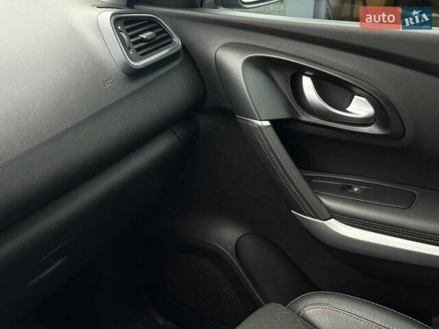 Серый Рено Kadjar, объемом двигателя 1.46 л и пробегом 362 тыс. км за 13900 $, фото 35 на Automoto.ua