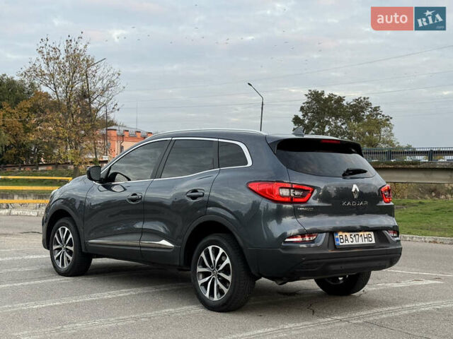 Серый Рено Kadjar, объемом двигателя 1.5 л и пробегом 88 тыс. км за 21800 $, фото 2 на Automoto.ua