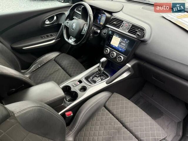Серый Рено Kadjar, объемом двигателя 1.46 л и пробегом 362 тыс. км за 13900 $, фото 51 на Automoto.ua