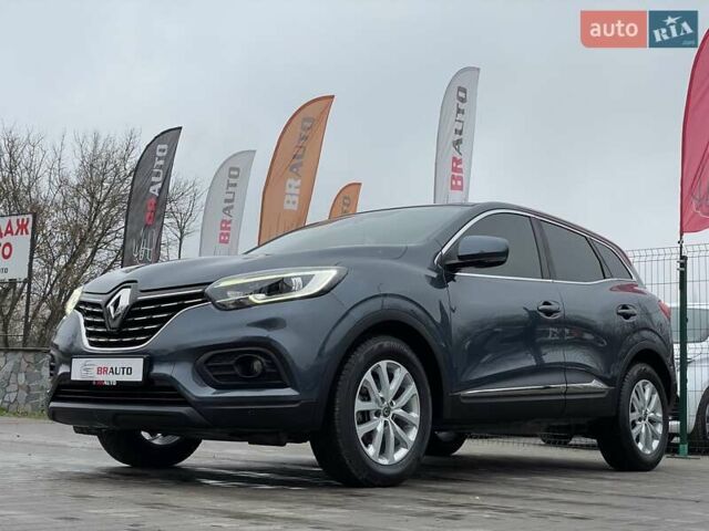 Серый Рено Kadjar, объемом двигателя 1.5 л и пробегом 147 тыс. км за 19999 $, фото 2 на Automoto.ua