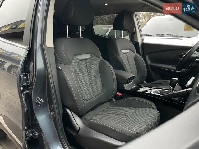 Серый Рено Kadjar, объемом двигателя 1.5 л и пробегом 147 тыс. км за 19999 $, фото 35 на Automoto.ua