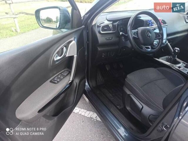 Серый Рено Kadjar, объемом двигателя 1.46 л и пробегом 188 тыс. км за 18500 $, фото 1 на Automoto.ua