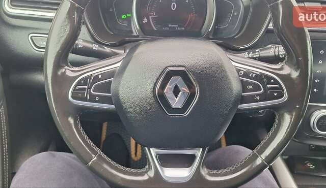 Серый Рено Kadjar, объемом двигателя 1.5 л и пробегом 139 тыс. км за 18950 $, фото 130 на Automoto.ua