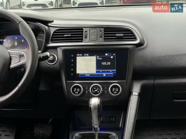 Серый Рено Kadjar, объемом двигателя 1.5 л и пробегом 147 тыс. км за 19999 $, фото 37 на Automoto.ua