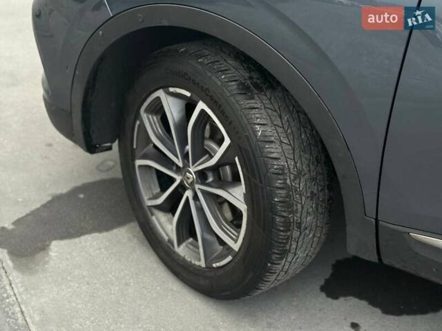 Серый Рено Kadjar, объемом двигателя 1.46 л и пробегом 362 тыс. км за 13900 $, фото 4 на Automoto.ua