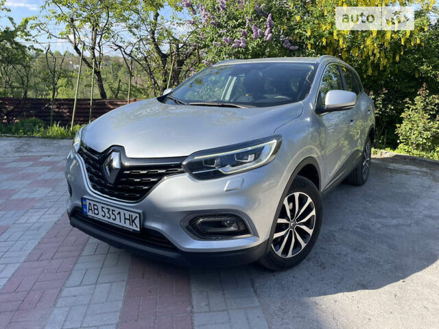 Серый Рено Kadjar, объемом двигателя 1.2 л и пробегом 55 тыс. км за 18999 $, фото 14 на Automoto.ua