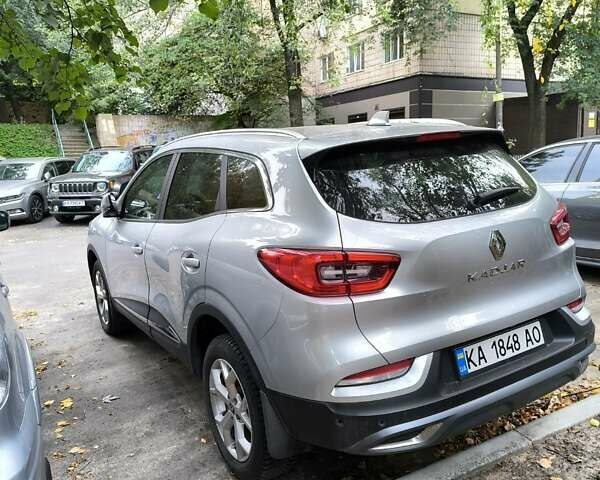 Серый Рено Kadjar, объемом двигателя 1.46 л и пробегом 74 тыс. км за 19500 $, фото 3 на Automoto.ua