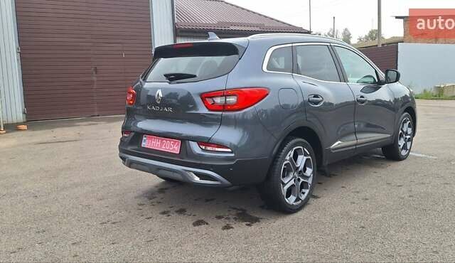 Серый Рено Kadjar, объемом двигателя 1.5 л и пробегом 139 тыс. км за 18950 $, фото 3 на Automoto.ua