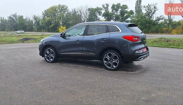 Серый Рено Kadjar, объемом двигателя 1.5 л и пробегом 139 тыс. км за 18950 $, фото 56 на Automoto.ua
