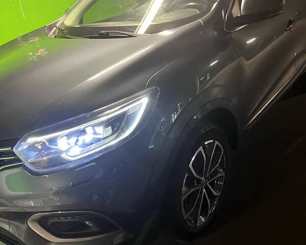 Серый Рено Kadjar, объемом двигателя 1.46 л и пробегом 102 тыс. км за 21600 $, фото 6 на Automoto.ua