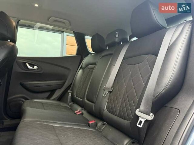 Серый Рено Kadjar, объемом двигателя 1.46 л и пробегом 362 тыс. км за 13900 $, фото 41 на Automoto.ua