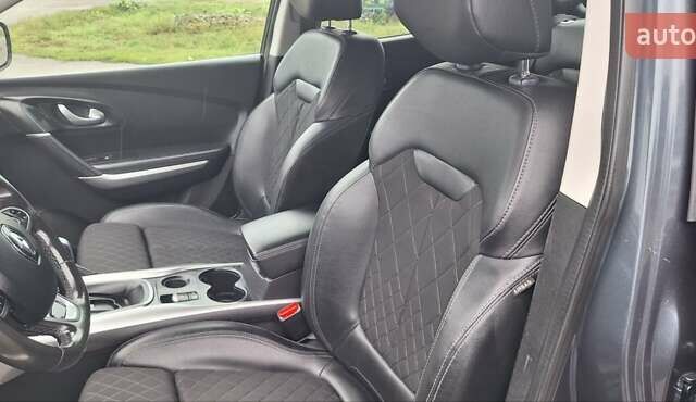 Серый Рено Kadjar, объемом двигателя 1.5 л и пробегом 139 тыс. км за 18950 $, фото 63 на Automoto.ua