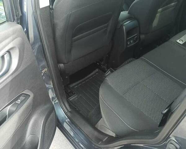 Серый Рено Kadjar, объемом двигателя 1.46 л и пробегом 188 тыс. км за 18500 $, фото 13 на Automoto.ua