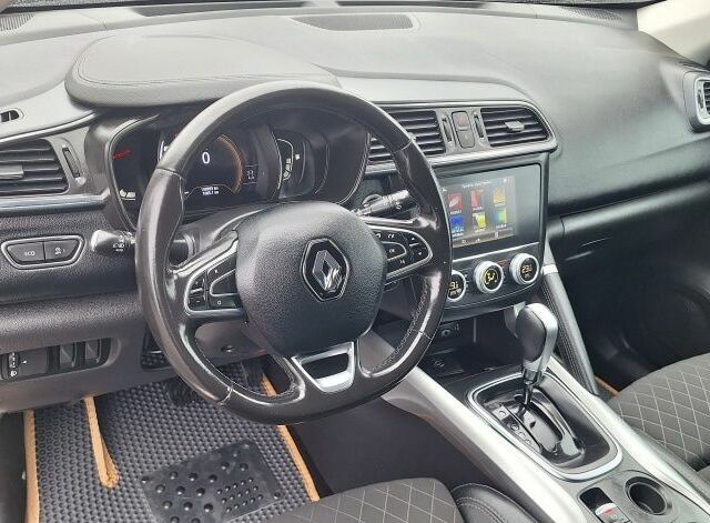 Серый Рено Kadjar, объемом двигателя 0 л и пробегом 139 тыс. км за 18950 $, фото 19 на Automoto.ua