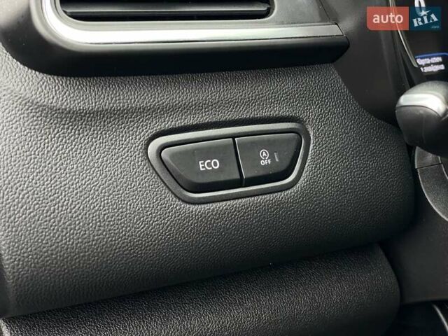 Серый Рено Kadjar, объемом двигателя 1.5 л и пробегом 147 тыс. км за 19999 $, фото 40 на Automoto.ua