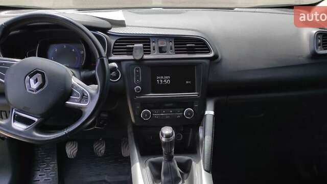 Синий Рено Kadjar, объемом двигателя 1.46 л и пробегом 245 тыс. км за 16000 $, фото 14 на Automoto.ua