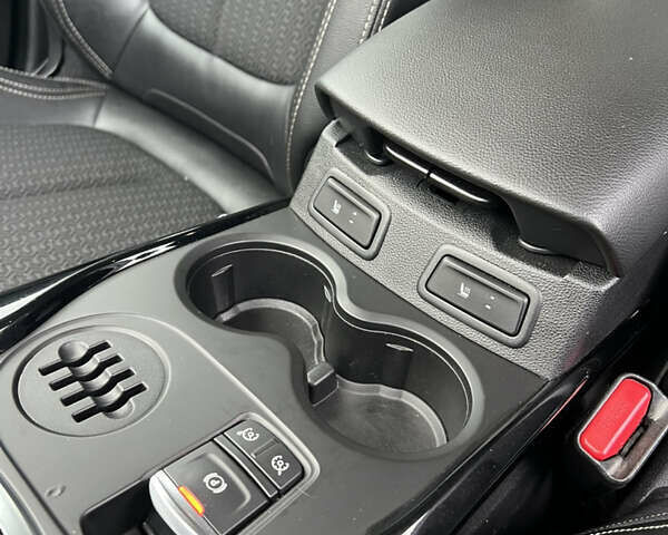 Синий Рено Kadjar, объемом двигателя 1.46 л и пробегом 88 тыс. км за 17400 $, фото 32 на Automoto.ua