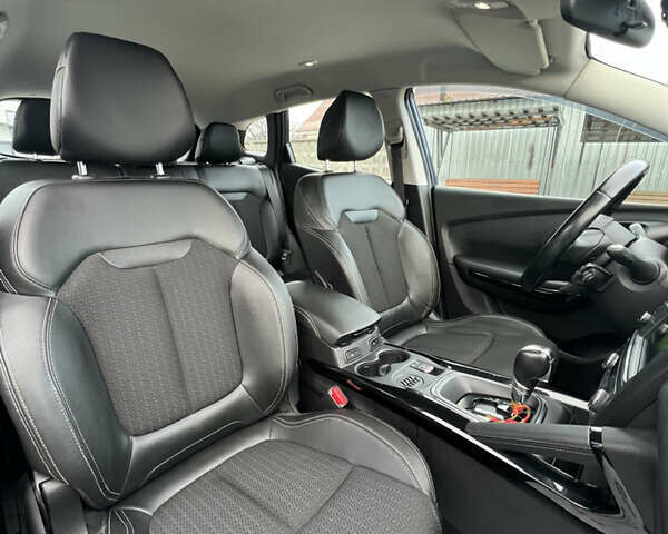 Синий Рено Kadjar, объемом двигателя 1.46 л и пробегом 88 тыс. км за 17400 $, фото 26 на Automoto.ua