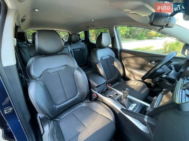 Синий Рено Kadjar, объемом двигателя 1.46 л и пробегом 260 тыс. км за 15300 $, фото 4 на Automoto.ua