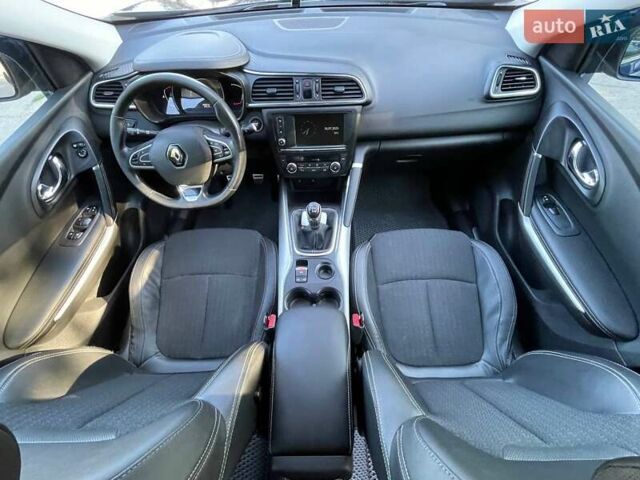Синий Рено Kadjar, объемом двигателя 1.46 л и пробегом 260 тыс. км за 15300 $, фото 3 на Automoto.ua