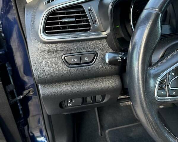 Синий Рено Kadjar, объемом двигателя 1.46 л и пробегом 218 тыс. км за 15600 $, фото 14 на Automoto.ua