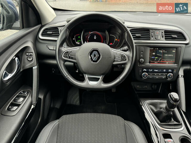 Синий Рено Kadjar, объемом двигателя 1.6 л и пробегом 178 тыс. км за 16900 $, фото 28 на Automoto.ua