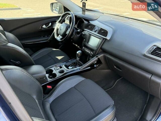 Синий Рено Kadjar, объемом двигателя 1.46 л и пробегом 218 тыс. км за 15600 $, фото 19 на Automoto.ua