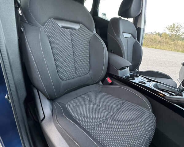 Синий Рено Kadjar, объемом двигателя 1.5 л и пробегом 179 тыс. км за 17500 $, фото 81 на Automoto.ua