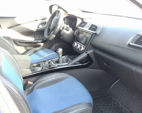 Синий Рено Kadjar, объемом двигателя 1.46 л и пробегом 21 тыс. км за 19800 $, фото 6 на Automoto.ua