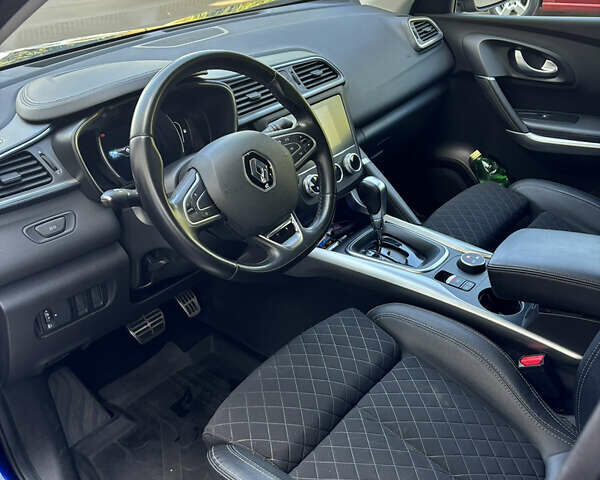 Синий Рено Kadjar, объемом двигателя 1.5 л и пробегом 99 тыс. км за 19000 $, фото 3 на Automoto.ua
