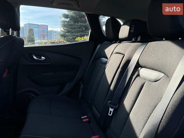 Синий Рено Kadjar, объемом двигателя 1.5 л и пробегом 135 тыс. км за 19200 $, фото 20 на Automoto.ua